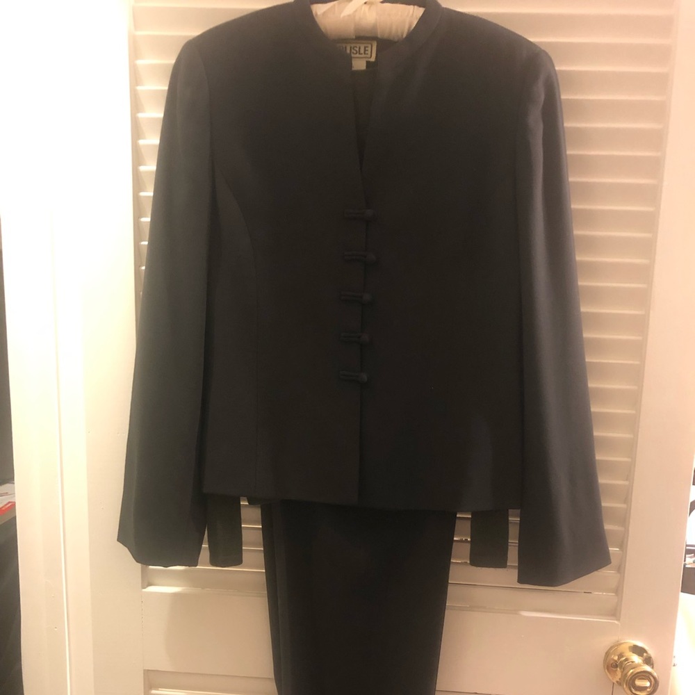 Carlisle grey suit, size M